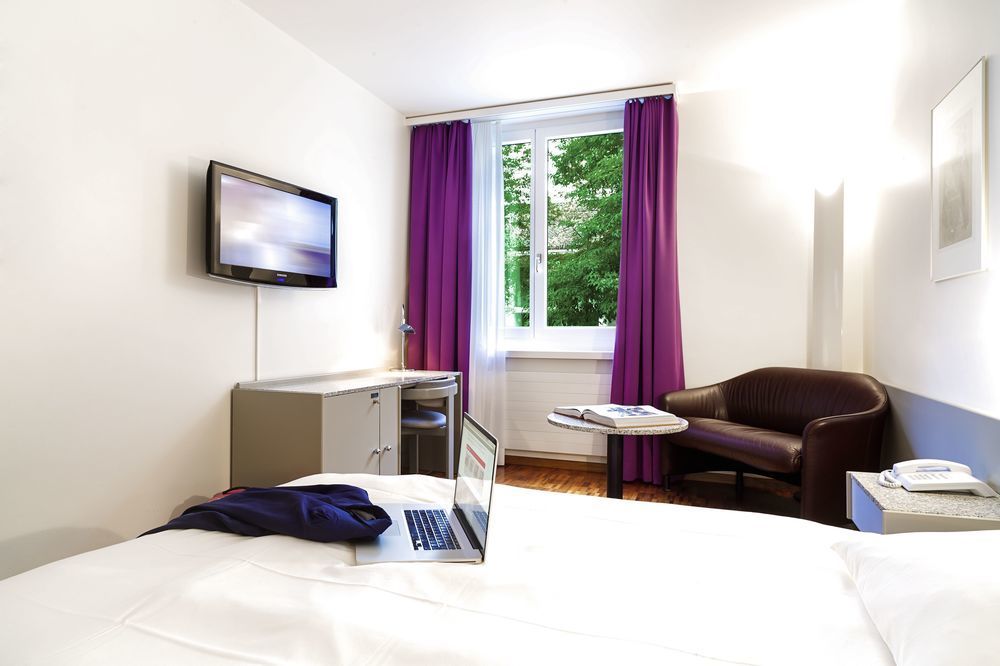 Hotel Fly Away Kloten Eksteriør billede