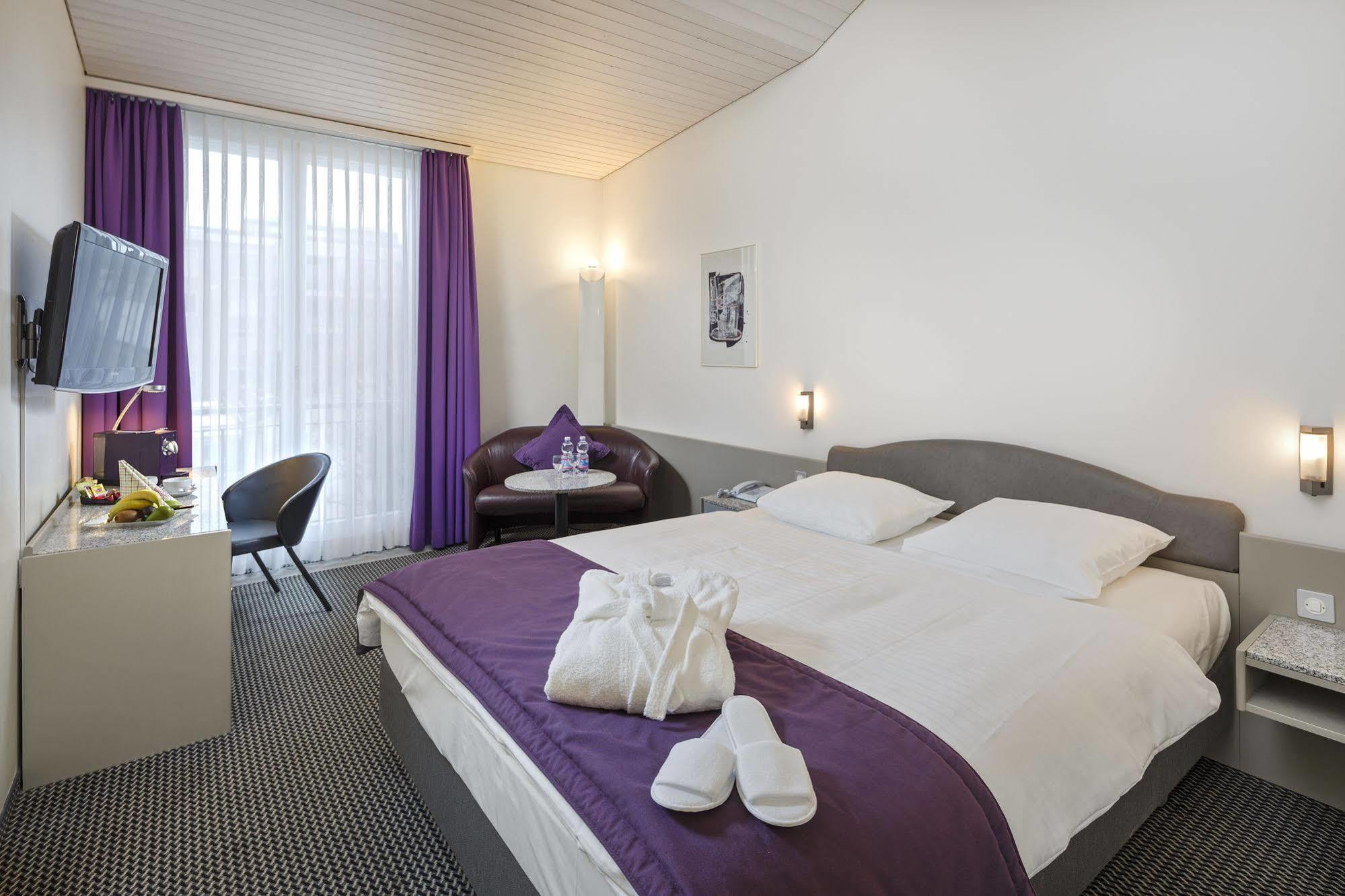 Hotel Fly Away Kloten Eksteriør billede