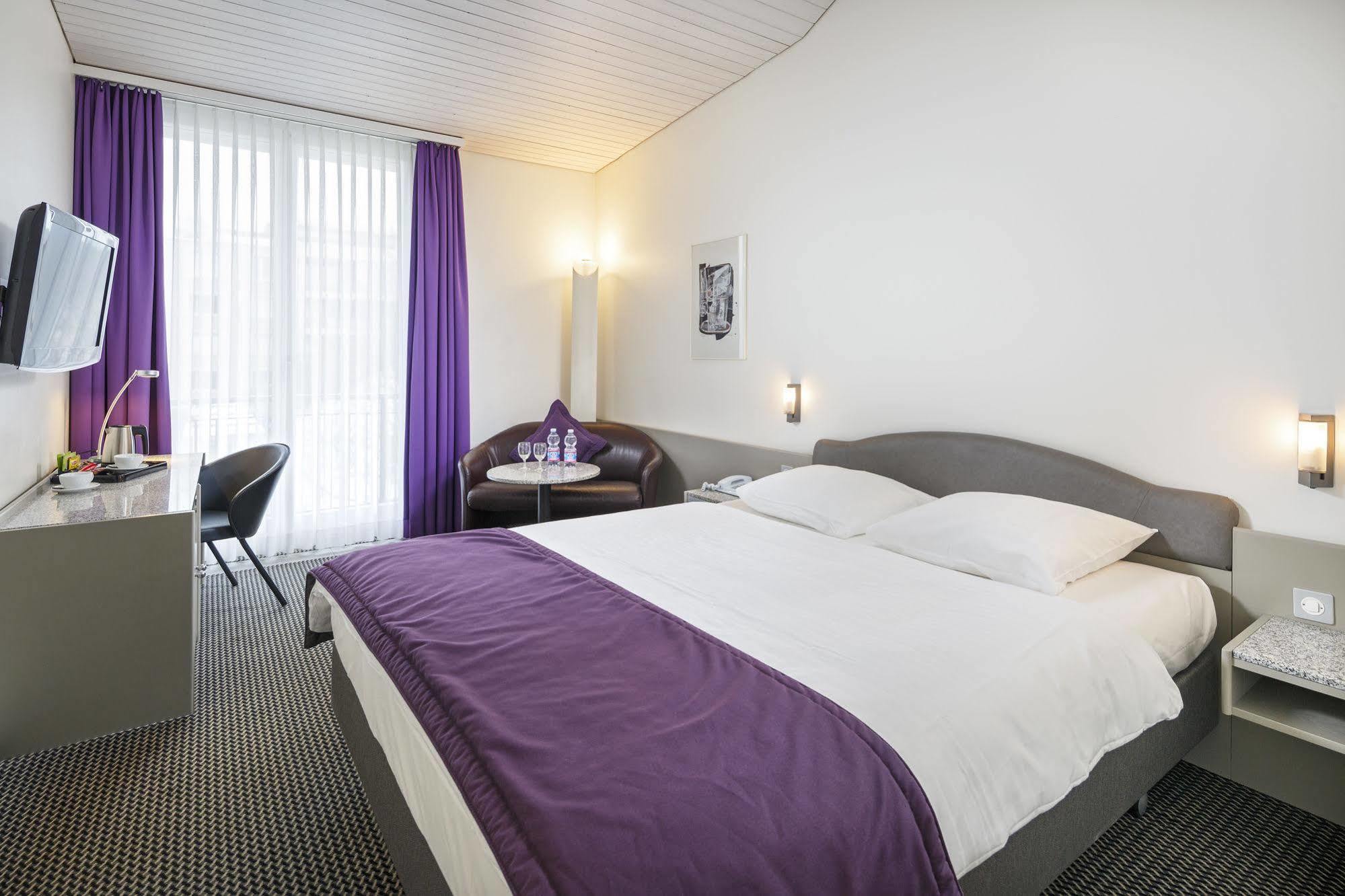 Hotel Fly Away Kloten Eksteriør billede
